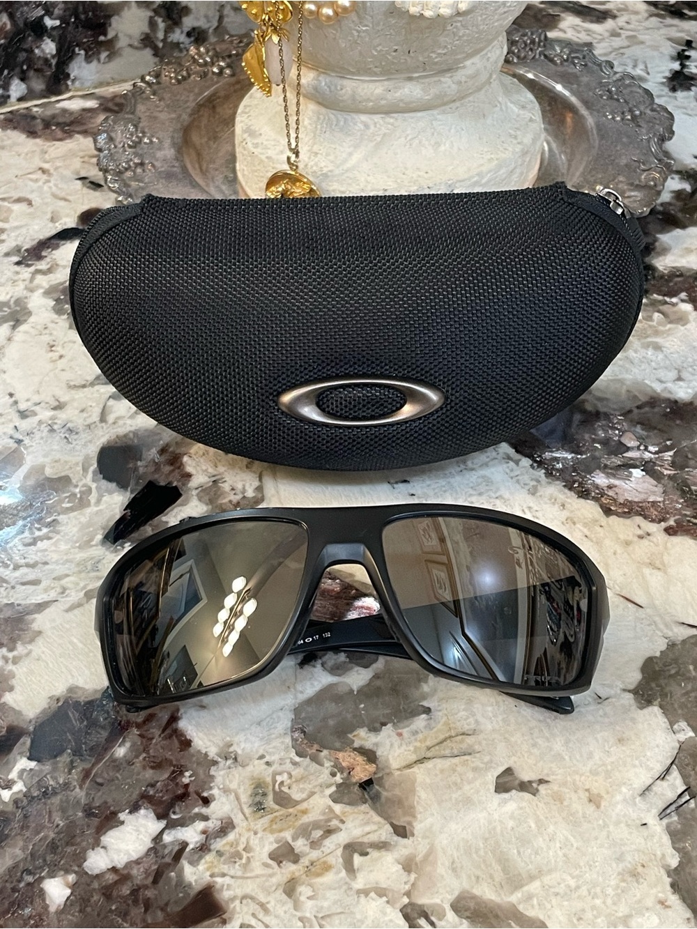 Oakley Split Shot OO9416-2464 6417 132 Black Polarized Lense Sunglasses w/Case
